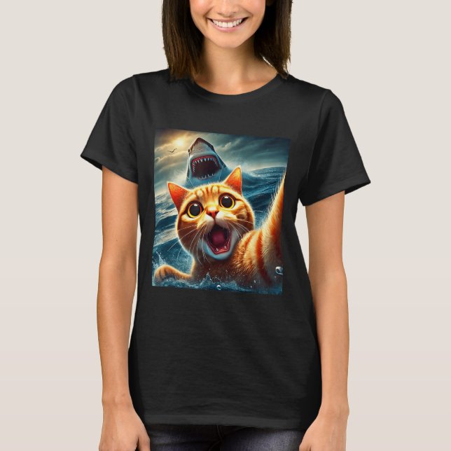 Cat Selfie With Shark Funny  T Shirt (Framsida)