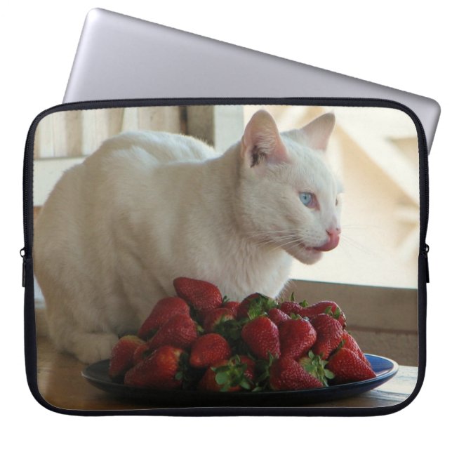 Cat & Strawberries Bärbar Dator Fodral! Laptop Sleeve (Framsidan)