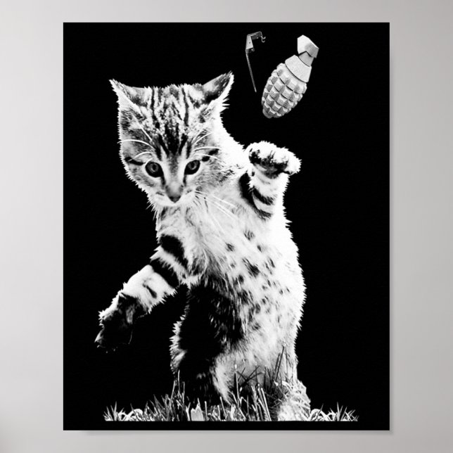 Cat Throwing Grenade Funny Kattunge Grenade Scene Poster (Framsidan)