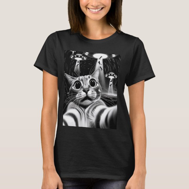 Cat UFO Invasion Funny Cat Meme Retro Alien Cat UF T Shirt (Framsida)