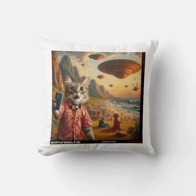 Cat UFO Selfie: Gift från Kitten #06 Kudde (Framsida)