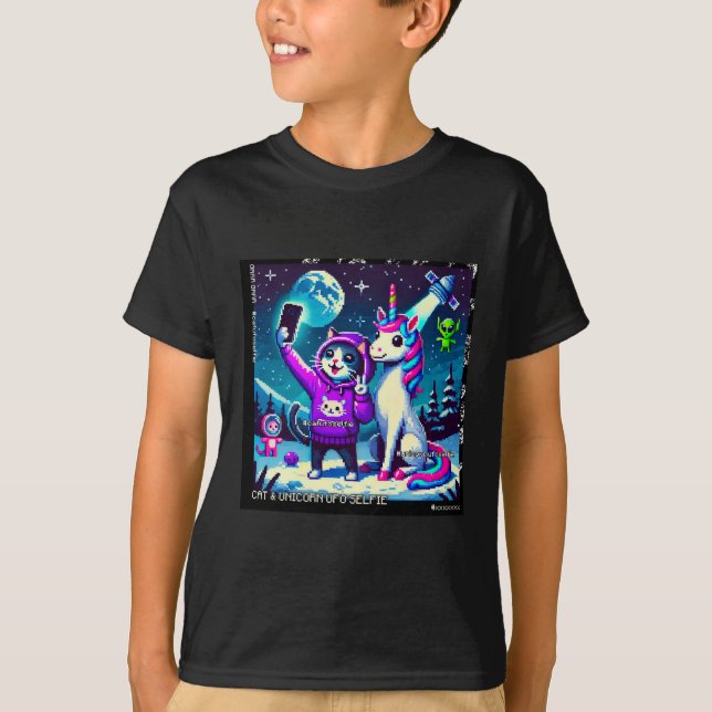 Cat & Unicorn UFO Selfie: Big Meeting #01 T Shirt (Framsida)