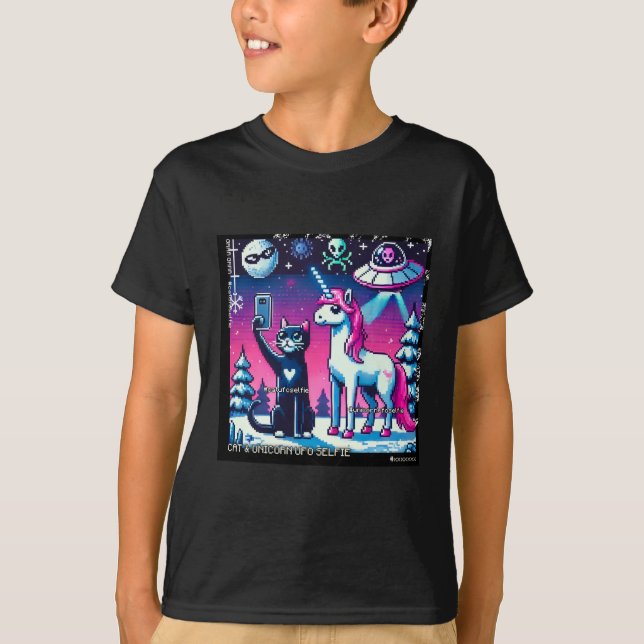 Cat & Unicorn UFO Selfie: Big Meeting #02 T Shirt (Framsida)