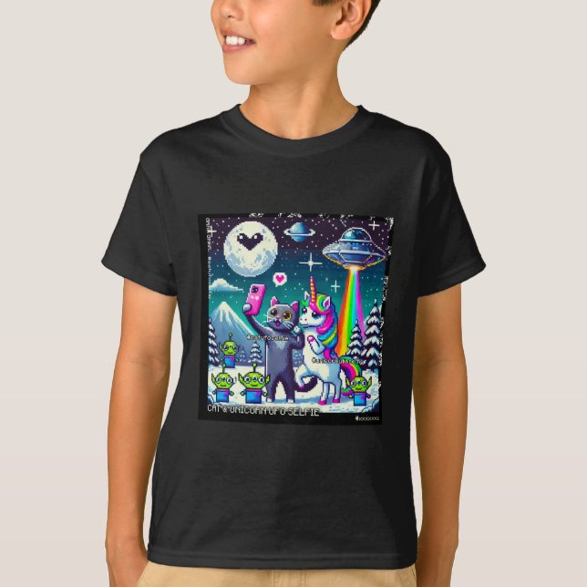 Cat & Unicorn UFO Selfie: Big Meeting #03 T Shirt (Framsida)