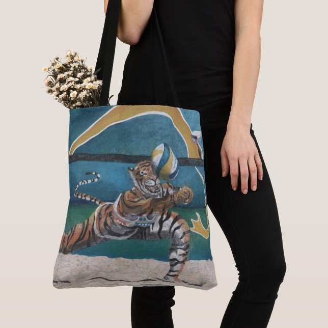 Cat Warrior spelar upp Beach Volleyball Graphic To Tygkasse (Närbild)