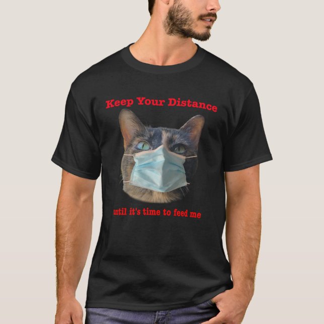 Cat Wearing Face Mask Social Distancing T Shirt (Framsida)