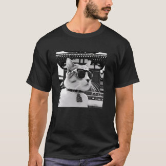 Cat Wearing sollasses at at Senso-Ji buddhist te T Shirt