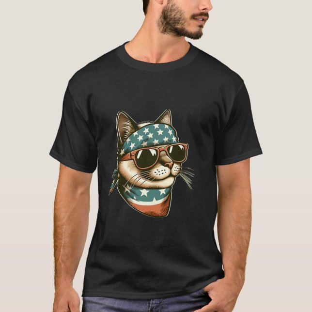 Cat with Bandana and Sunglasses 4th of June US Ame T Shirt (Framsida)