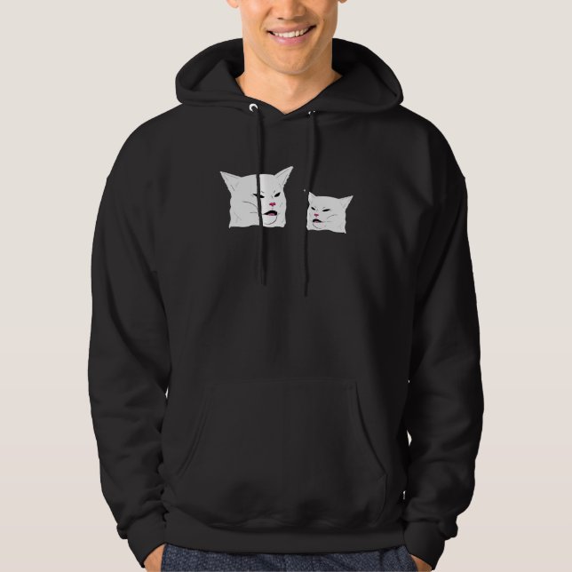 cat yelling at dinner table cat meme  great hoodie (Framsida)