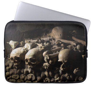 Catacombsdöskallarlaptop sleeve