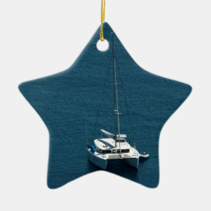 Catamaran förtöjt frånlands- julgransprydnad keramik
