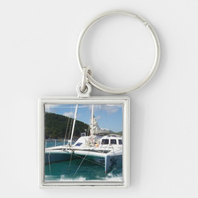 Catamaran Keychain Fyrkantig Silverfärgad Nyckelring (Framsidan)