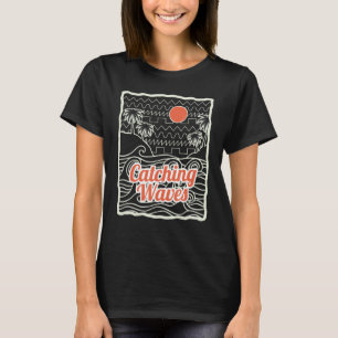 Catching Waves Retro Synthwave Vågform 80s Synthe T Shirt