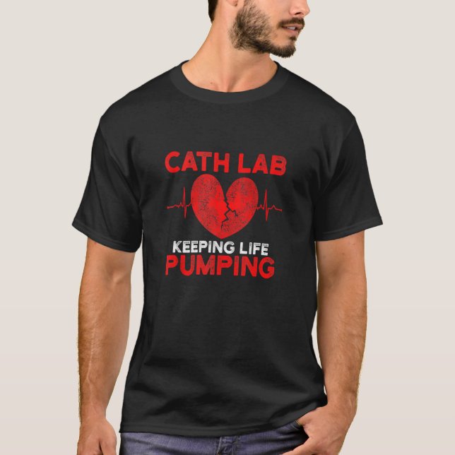 Cath Lab Nurse Pumping Cardiac Nursing Rn T Shirt (Framsida)