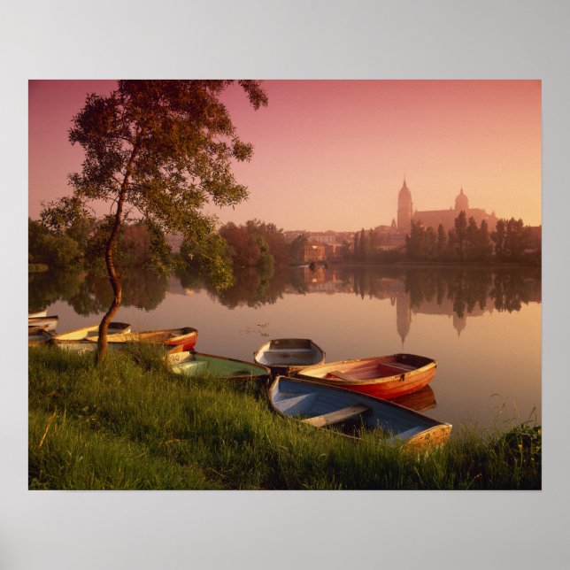 Cathedral and River Tormes, Salamanca, Kastilien Poster (Framsidan)