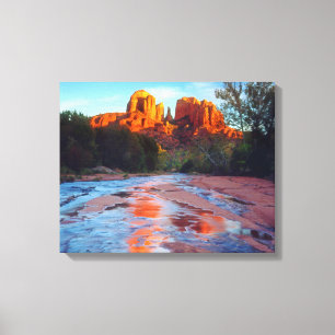 Cathedral Rock reflekteras i Oak Creek vid solnedg Canvastryck