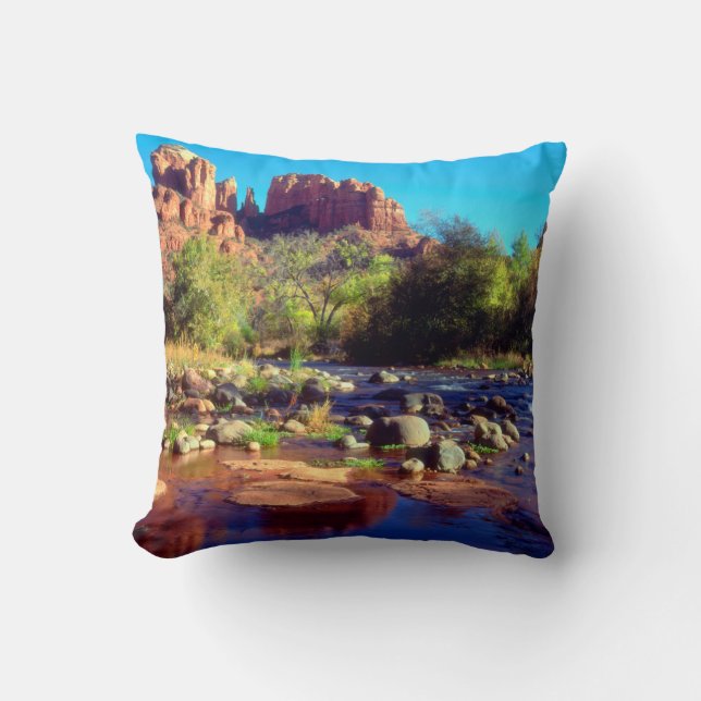 Cathedral Rock speglas i Oak Creek Kudde (Framsida)