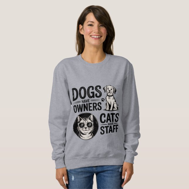 Cats and Dogs - Funny Owners vs Staff Pet  T Shirt (Hel framsida)