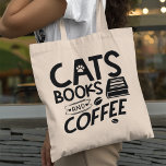 Cats Bokar Coffee Typography Bookwore Quote Tygkasse<br><div class="desc">Ett typografiskt citat till påsen för alla som tycker om katter,  bokar och kaffe. Vem skulle inte..?</div>
