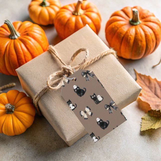 Cats Holding Spöken på Brown Halloween Gift Bag Presentetikett (Black Cats and Ghosts Gift Tags)
