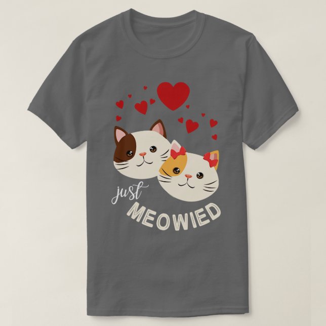 Cats Huggning Together Lycklig Bröllop Married Day T Shirt (Design framsida)