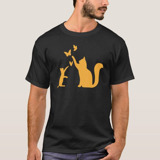 Cats With Butterflies Cat  I Cute Cats T Shirt (Framsida)
