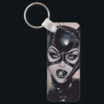Catwoman #50 Sozomaika Cover Illustration Nyckelring<br><div class="desc">Check out this awesome Catwoman illustration by Sozomaika,  featuring Catwoman holding a diamond in her mouth. Perfect for any Catwoman fan,  grab this on a wall art print,  sketch notebook,  and many more customizable Zazzle products perfect for gifting or treating yourself!</div>