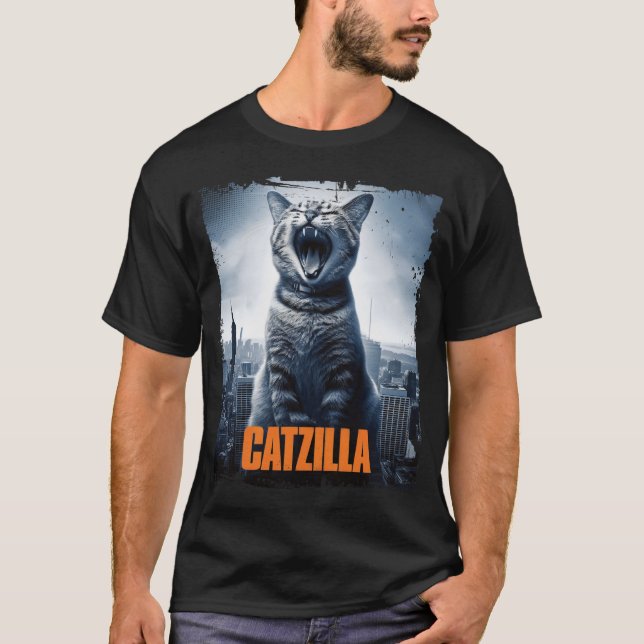 Catzilla Roaring over City Skyline Cat Monster T Shirt (Framsida)