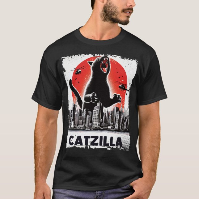 Catzilla Roaring over City Skyline Cat Monster T Shirt (Framsida)