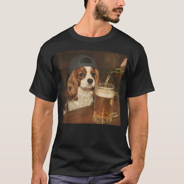 Cavalier King Charles Dricker Öl Roligt Hund Meme T Shirt (Framsida)