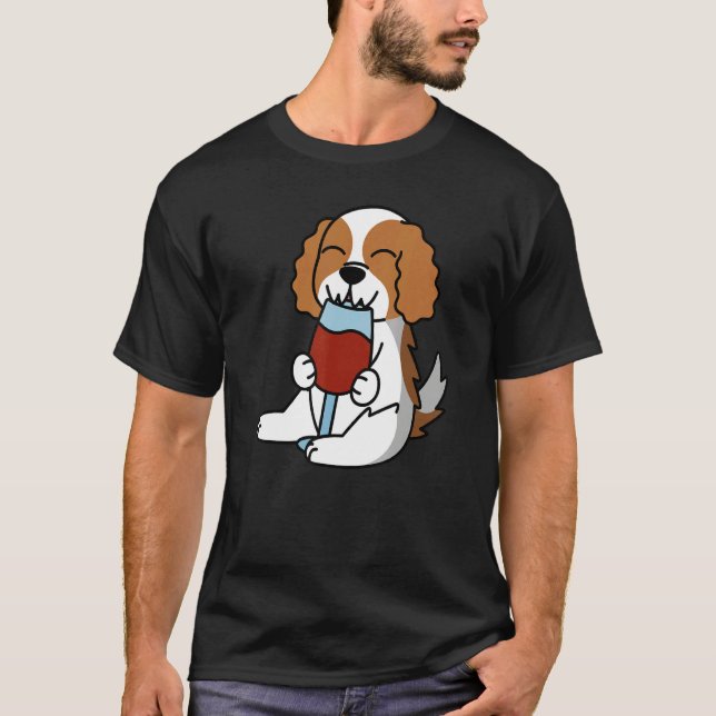 Cavalier King Charles Spaniel Drinking Wine Dog T Shirt (Framsida)