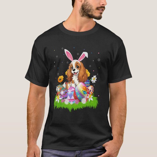 Cavalier King Charles Spaniel Hund Påskägg Jakt  T Shirt (Framsida)