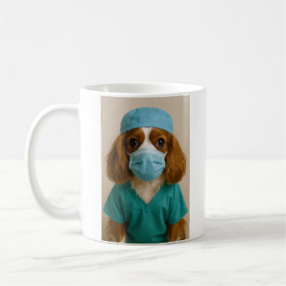 Cavalier King Charles Spaniel i operationskläder Kaffemugg