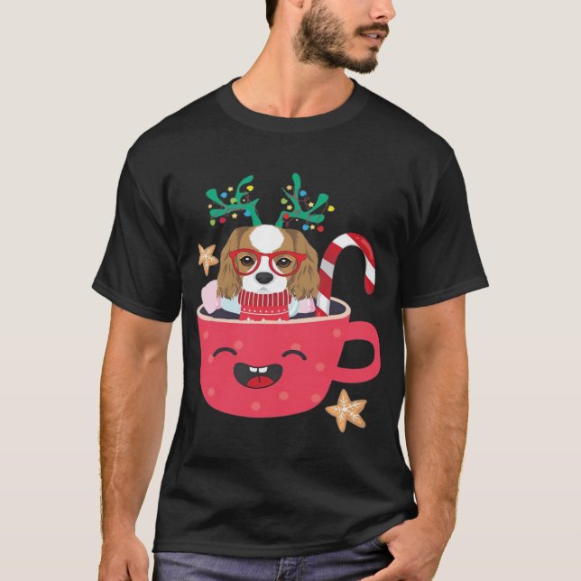 Cavalier King Charles Spaniel Teacup Jul Holiday  T Shirt (Framsida)