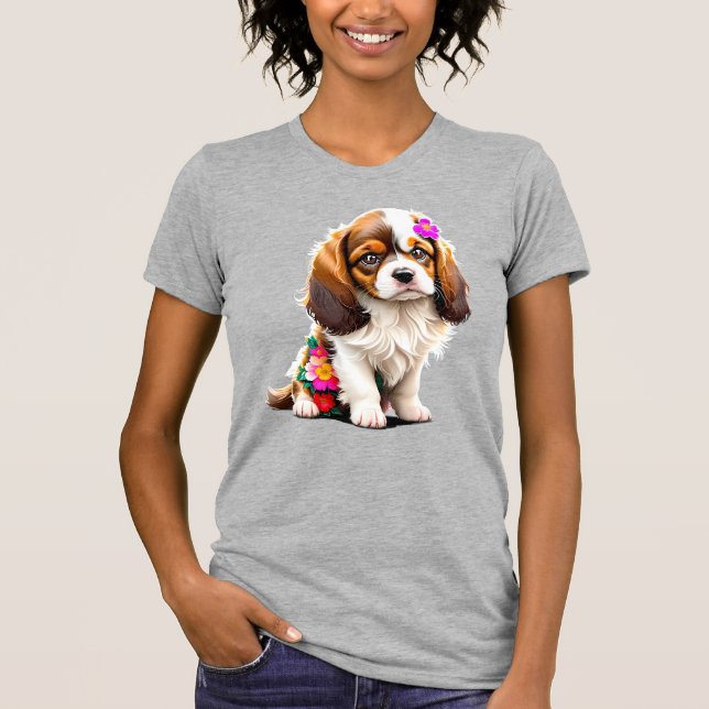 Cavalier King Charles Spaniel Valp Blommig Kvinnas T Shirt (Framsida)