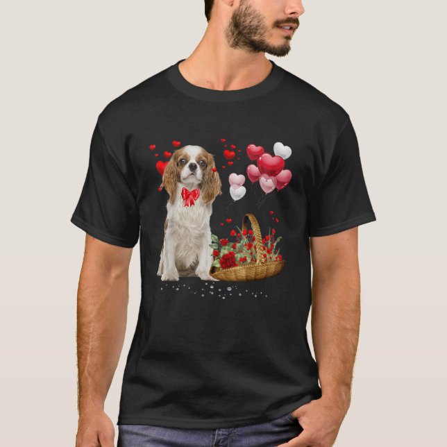 Cavalier Kung Charles Spain Red Heart Valentine T Shirt (Framsida)