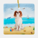 Cavalier Kung Hund på Beach Julgransprydnad Keramik<br><div class="desc">Cute hund på stranden är en perfekt presentidé för någon som kärlek i hund aveln.</div>
