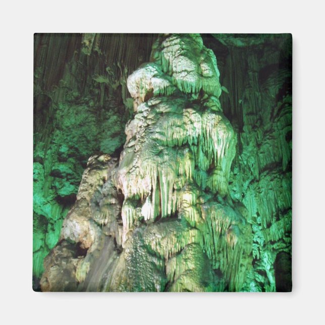 Cave Magnet (Framsidan)