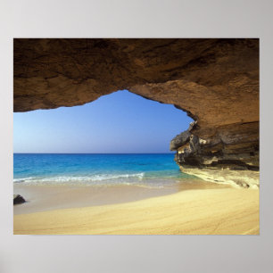 Cave vid Fransk Bay, San Salvador Island Poster