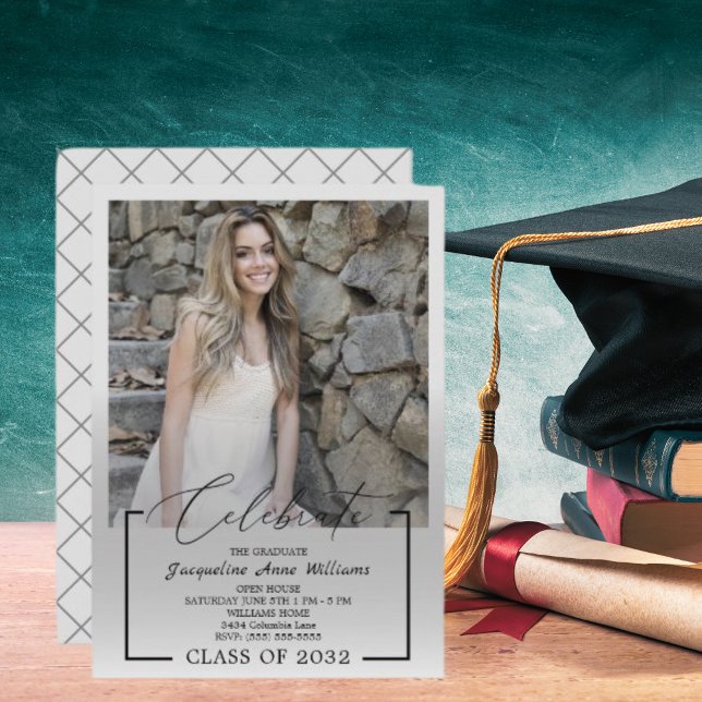 Celebrate Graduating Class of Photo Grått & Black Inbjudningar (Celebrate Graduating Class of Photo Gray & Black Invitation)