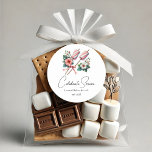 Celebrate S'mores Kit Camp Bride Bachelorette Runt Klistermärke<br><div class="desc">Tillsätt en söt beröring till din bachelorette helg eller möhippa med dessa anpassningsbar Camp Bride "Celebrate S'more"-klistermärken. De här klistermärken som har ett vidsträckt marshmallow, blommigtar och elegant är perfekter för att klämma upp mores-kit, favoritsäckar eller party-dekor. Personligen med bridens namn och händelsemår är de idealiska för att skapa en...</div>