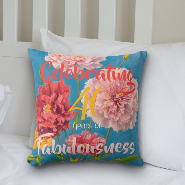 Celebrating  Years of Fabulousness Pink Carnations Kudde (Skapare uppladdad)
