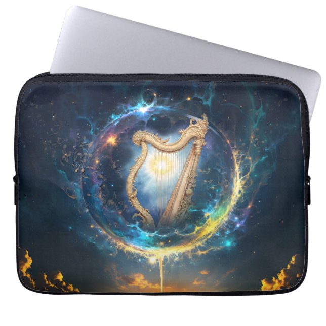 Celestial Harp of the Moonbound Skies.  Laptop Fodral (Framsidan)