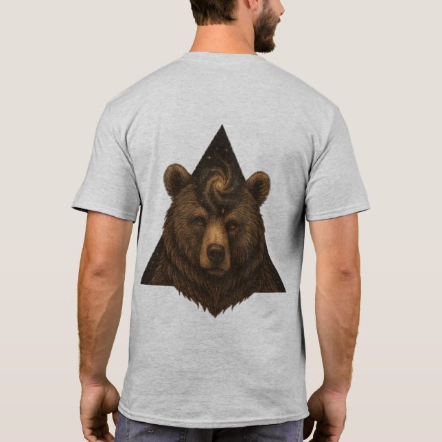 CELESTIAL INSTINCT – The Bear Who Holds the Stars T Shirt (Baksida)