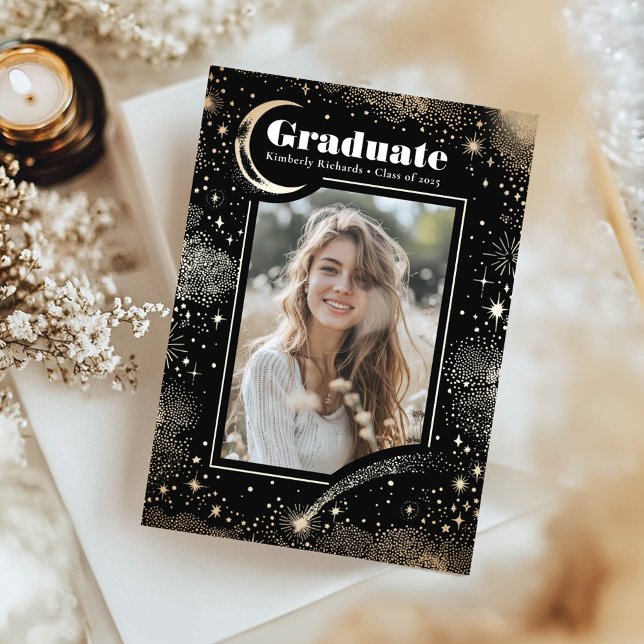 Celestial Måne och Stars Student Photo Studenten Inbjudningar (Celestial Black Graduation Party Photo Invitations)