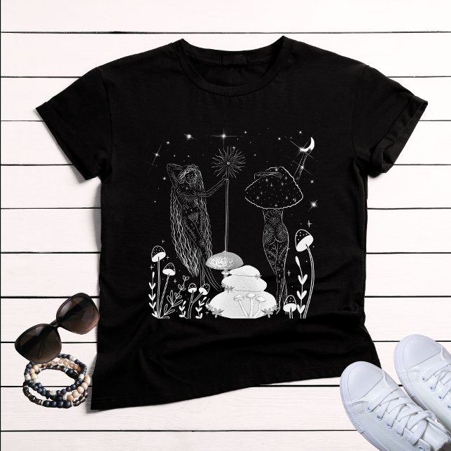 Celestial Mushroom Måne Goddesses T Shirt (Skapare uppladdad)