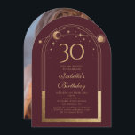 Celestial Red Guld Sol Måne Stars 30års födelsedag Inbjudningar<br><div class="desc">Den kelestiala fotoinbjudan till Röda Guld-Sol-Måne-30års födelsedag har en elegant-sol,  måne och stjärnor med en gyllene guld på djup ram-röd bakgrund. Inuti finns din anpassningsbar 30-årsinbjudan. Lägg till ditt favoritfoto på motsatt sida. Designad för dig av Evco Studio www.zazzle.com/store/evcostudio</div>