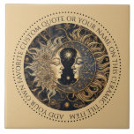 Celestial Sol Måne Stars Midnight Himlar Personlig<br><div class="desc">En gammal eterisk sol-måne-stjärnorna i elegant som kan anpassas med ditt eget favoritcitat eller ditt namn. Du kan använda dessa för hemindekoration,  som underlägg eller som dekorativ bricka. Bakgrund till färgaden. Du kan lägga till ditt favoritcitat eller ditt namn.</div>