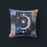 Celestial Tarot Inspired Måne Art Dekorativ kudde<br><div class="desc">🌙 Celestial Tarot Måne Card - Mystical Astrology & Tarot-Inspired Art Print 🔮 Steg in i det mystiskt okända med "Celestial Tarot Måne Card" - en fängslande, celestial-temad illustration inspirerad av traditionell tarot-symbolik och kosmisk estetik. Med det ikoniska Måne-kortet inbyggt med drömmande stjärnor, lunarfaser och andlig motiv utstrålar den intuition,...</div>