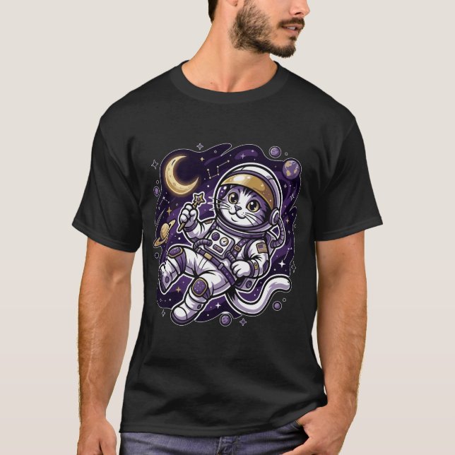 Celestial Voyager: Purple Astronaut Cat Space Masc T Shirt (Framsida)